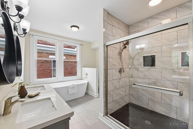 2249 Monroe Avenue, Cincinnati, OH 45212