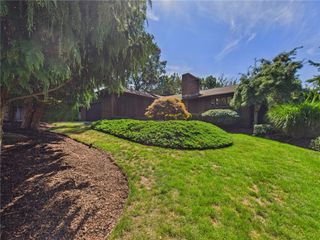 2 VALLEY VIEW Drive, Johnston, RI 02919