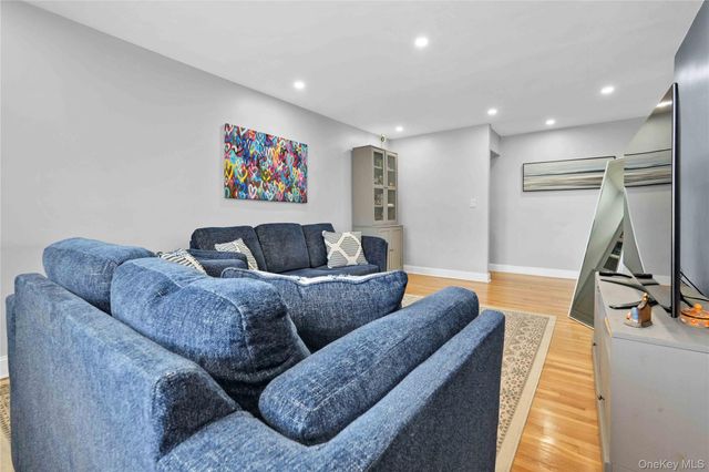 33-44 93rd 3S, Jackson Heights, NY 11372