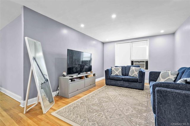 33-44 93rd 3S, Jackson Heights, NY 11372