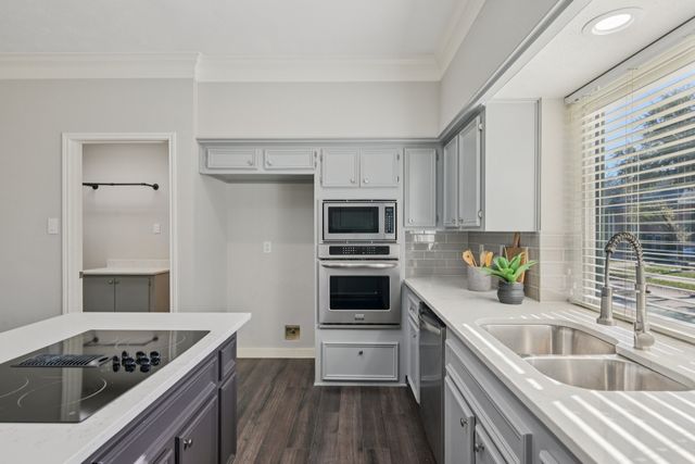 700 Pistachio Circle, Irving, TX 75063