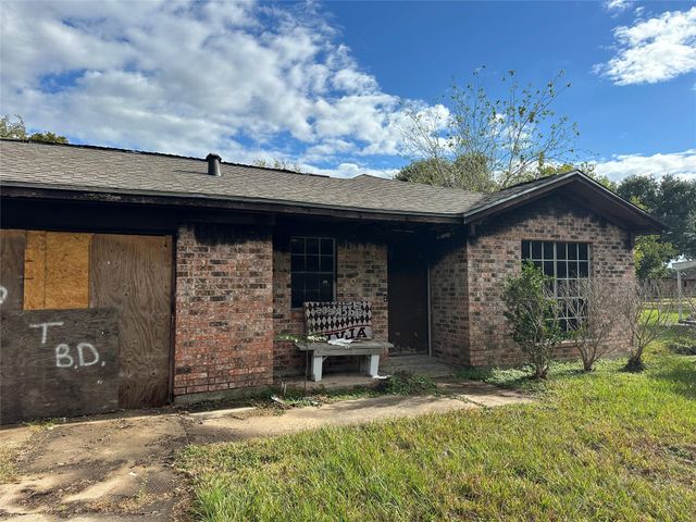 610 Linda Lane, Alvin, TX 77511