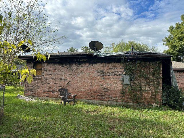 610 Linda Lane, Alvin, TX 77511