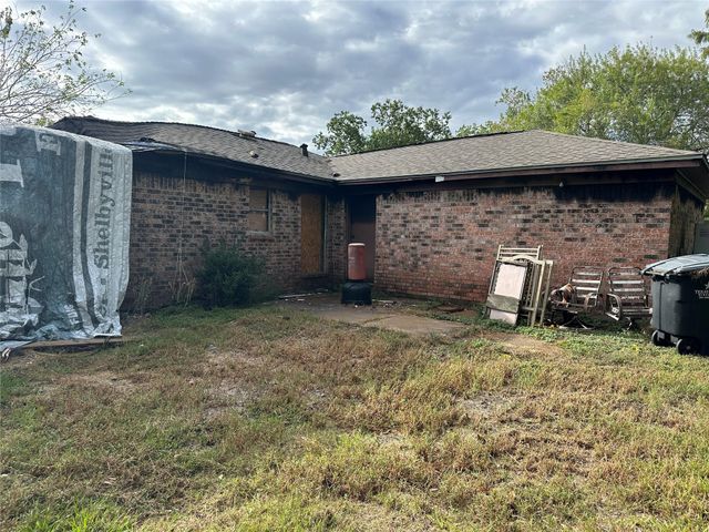 610 Linda Lane, Alvin, TX 77511