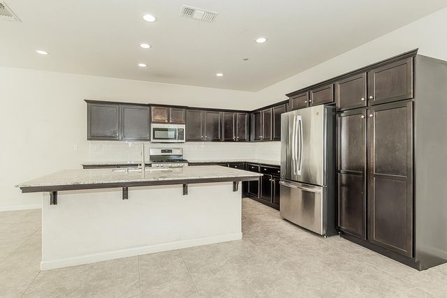 3415 Amanecer Avenue, Clovis, CA 93619