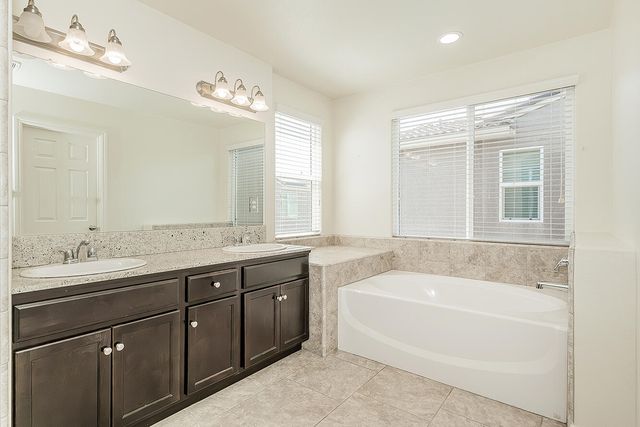 3415 Amanecer Avenue, Clovis, CA 93619