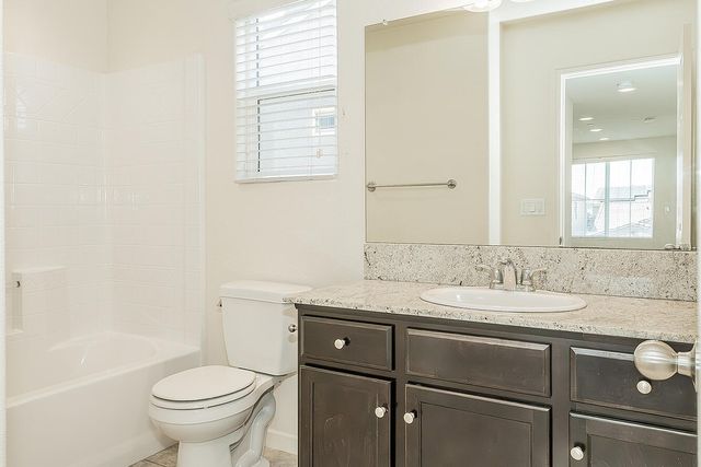 3415 Amanecer Avenue, Clovis, CA 93619