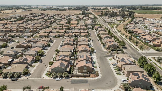 3415 Amanecer Avenue, Clovis, CA 93619