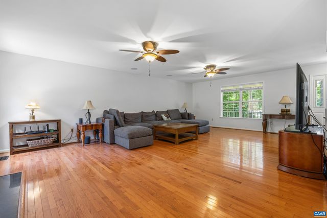 165 HEMLOCK LN, Barboursville, VA 22923