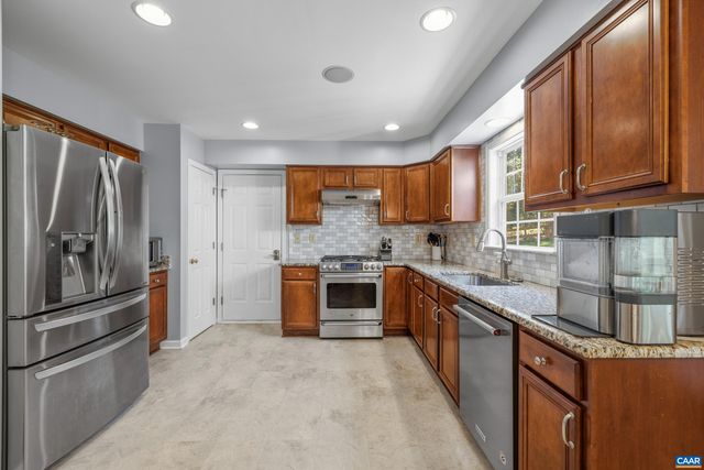 165 HEMLOCK LN, Barboursville, VA 22923
