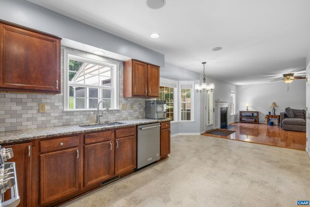 165 HEMLOCK LN, Barboursville, VA 22923