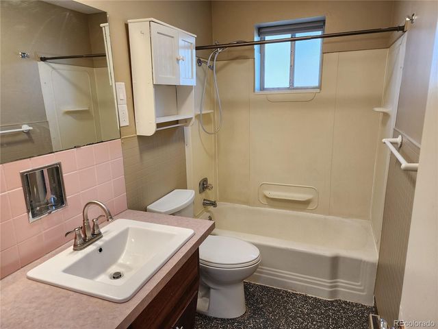 905 S 2nd Avenue, Sterling, CO 80751