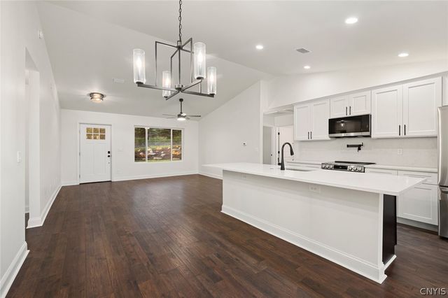 9666 Mallory Road, New Hartford, NY 13413