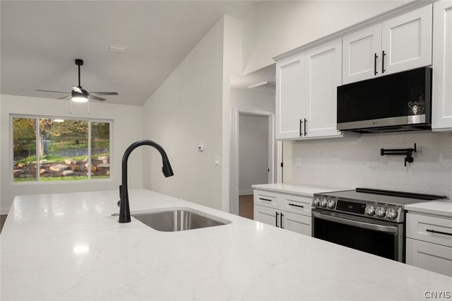 9666 Mallory Road, New Hartford, NY 13413