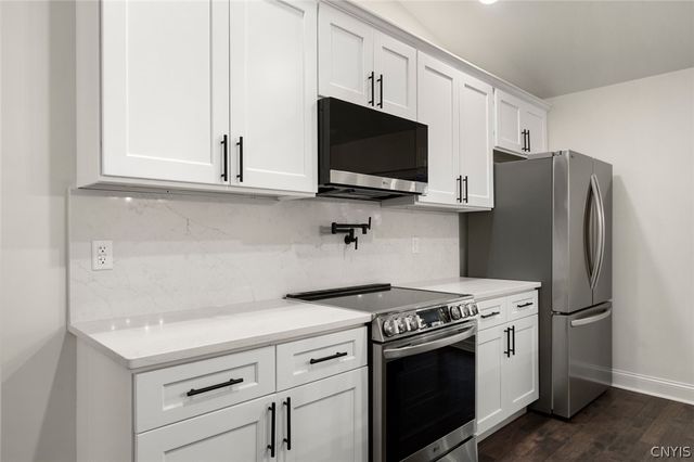 9666 Mallory Road, New Hartford, NY 13413