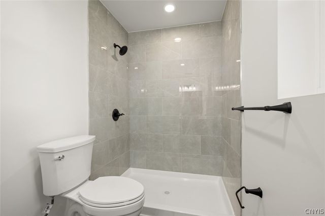 9666 Mallory Road, New Hartford, NY 13413