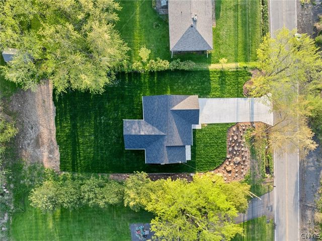 9666 Mallory Road, New Hartford, NY 13413