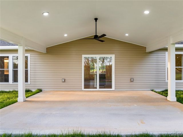 9666 Mallory Road, New Hartford, NY 13413