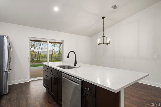 9666 Mallory Road, New Hartford, NY 13413