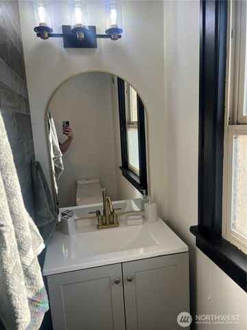 703 W Railroad, Shelton, WA 98584