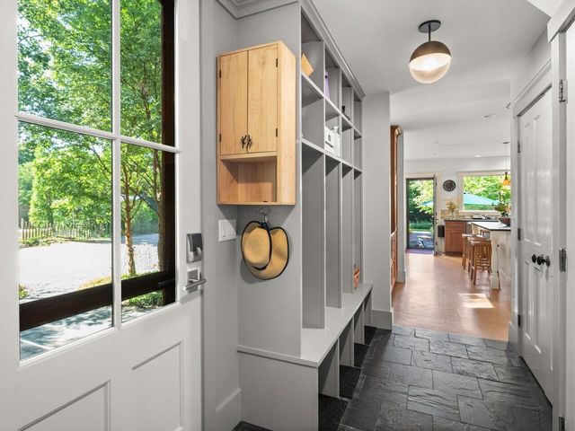 49 Mansfield Avenue, Burlington, VT 05401