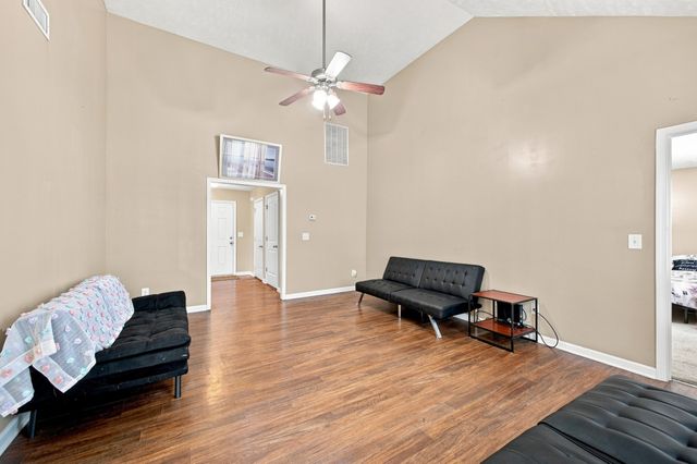 1084 Shire Dr, Antioch, TN 37013