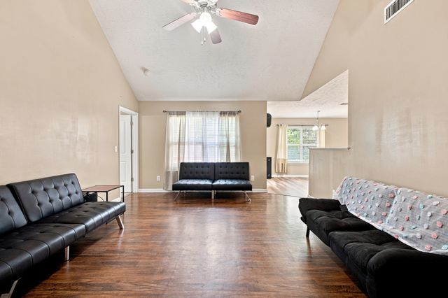 1084 Shire Dr, Antioch, TN 37013