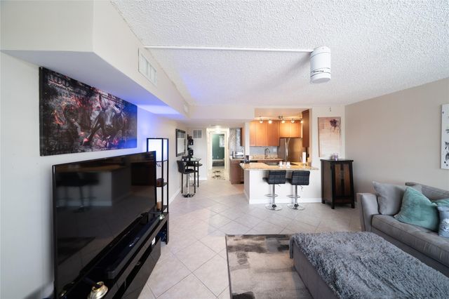 1901 N Andrews Avenue 206, Wilton Manors, FL 33311