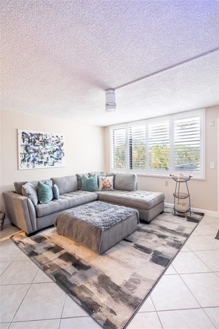 1901 N Andrews Avenue 206, Wilton Manors, FL 33311