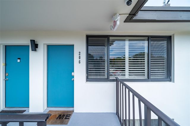 1901 N Andrews Avenue 206, Wilton Manors, FL 33311