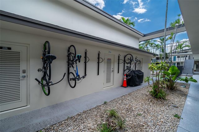 1901 N Andrews Avenue 206, Wilton Manors, FL 33311