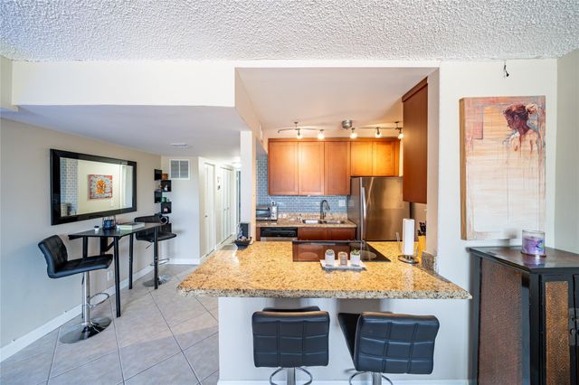 1901 N Andrews Avenue 206, Wilton Manors, FL 33311