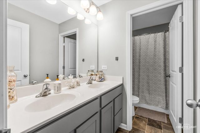 471 S Stone Brook Drive, Romeoville, IL 60446