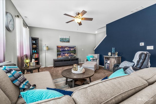 471 S Stone Brook Drive, Romeoville, IL 60446