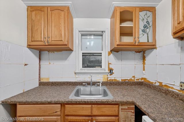 7285 Mansfield Street, Detroit, MI 48228