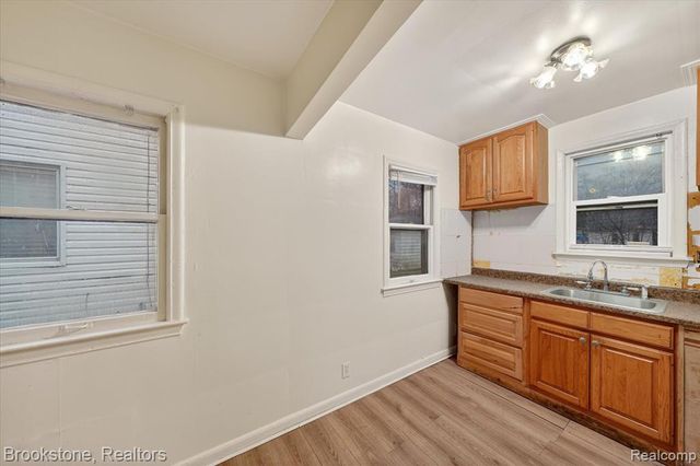 7285 Mansfield Street, Detroit, MI 48228