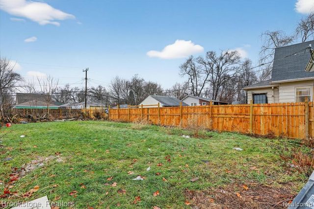 7285 Mansfield Street, Detroit, MI 48228