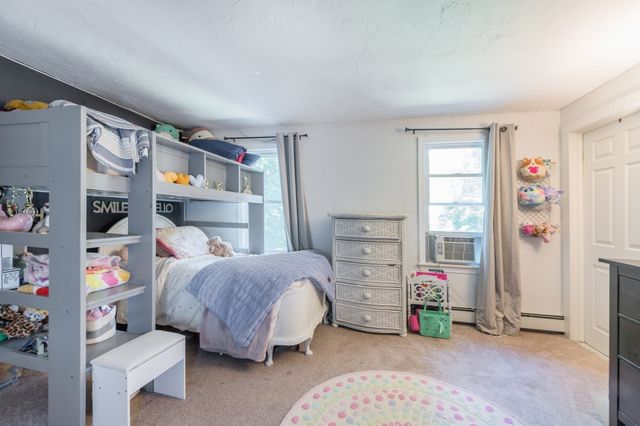19 Hillside Dr, Plymouth, MA 02360