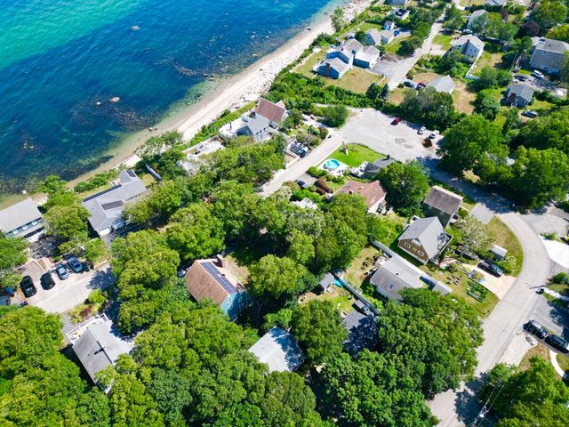 19 Hillside Dr, Plymouth, MA 02360