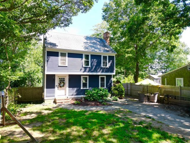 19 Hillside Dr, Plymouth, MA 02360