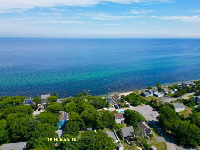 19 Hillside Dr, Plymouth, MA 02360