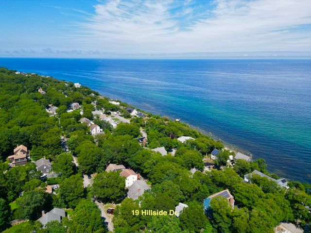 19 Hillside Dr, Plymouth, MA 02360
