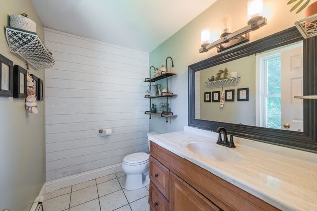 19 Hillside Dr, Plymouth, MA 02360