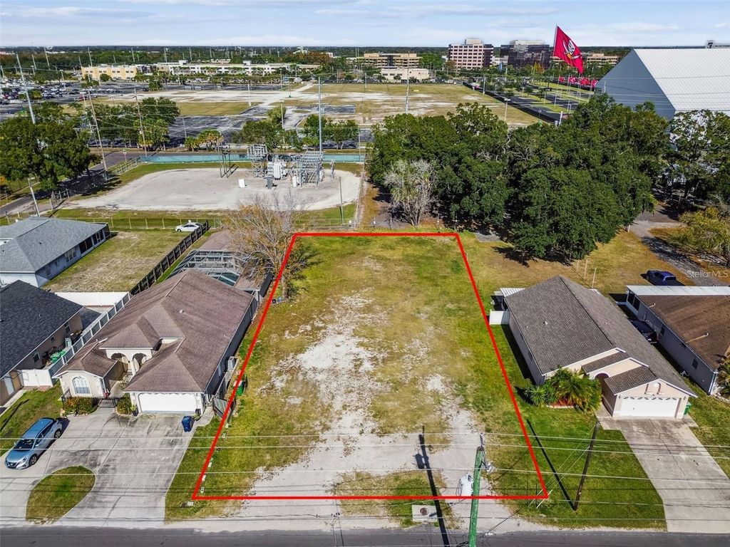 3337 W WOODLAWN AVENUE, Tampa, FL 33607