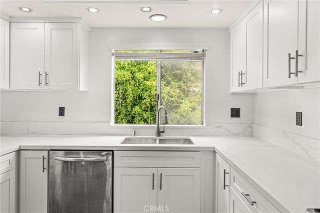 2110 Rockefeller Lane 2, Redondo Beach, CA 90278
