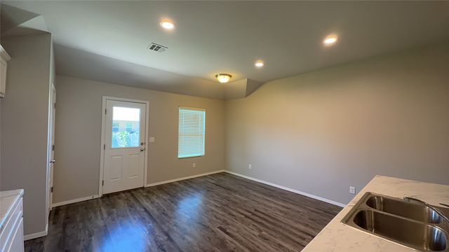 13990 S Lansing Avenue, Glenpool, OK 74033