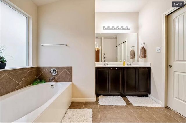881 Heritage Springs TRL, Round Rock, TX 78664