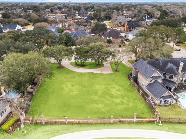 1312 Sugar Creek Boulevard, Sugar Land, TX 77478