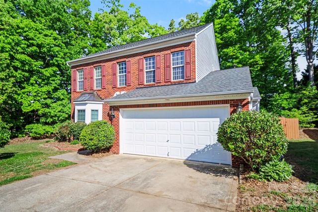 11647 Northwoods Forest Drive, Charlotte, NC 28214