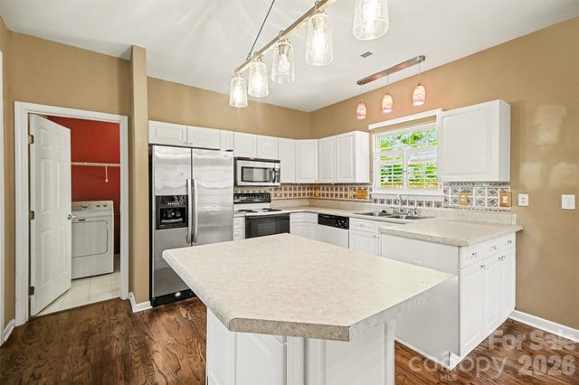 11647 Northwoods Forest Drive, Charlotte, NC 28214